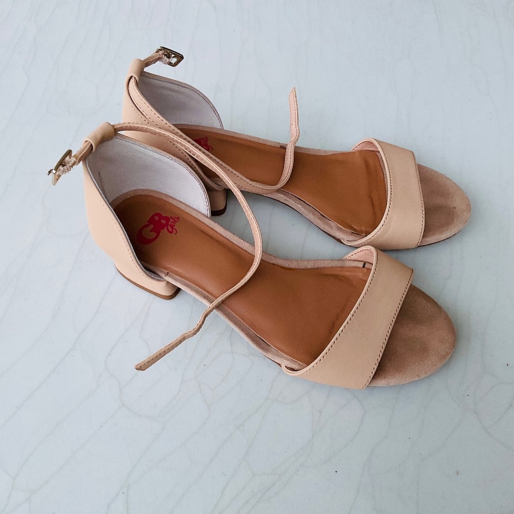 GB Girls nude ankle strap sandals youth girl size 2 with small heel